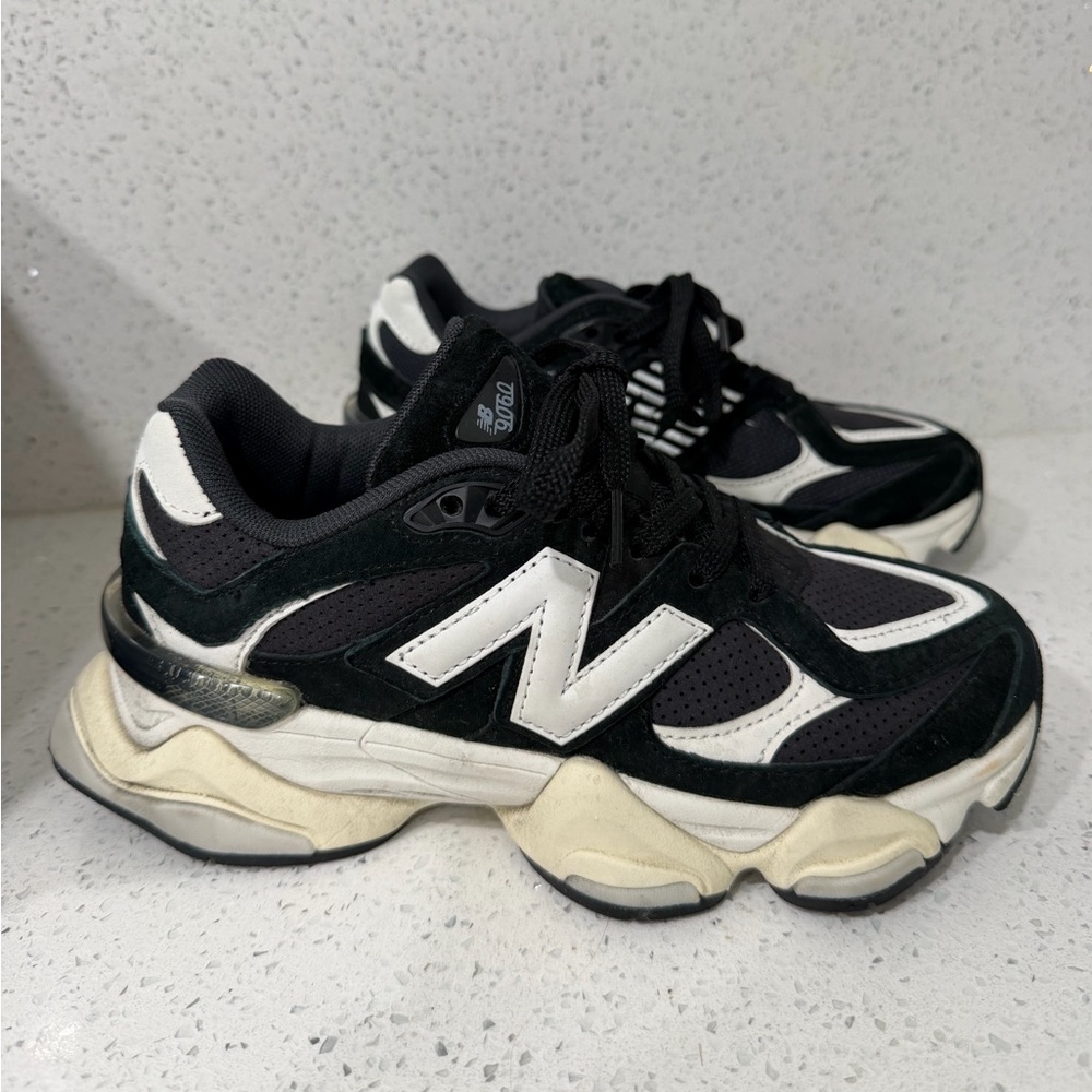 New Balance 9060 Black White Size 4M/5.5W - Picture 2 of 8